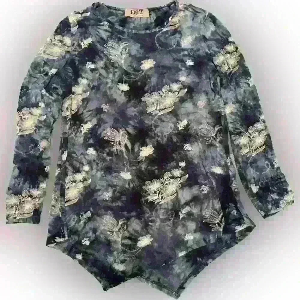 DJT Women’s Floral Blouse